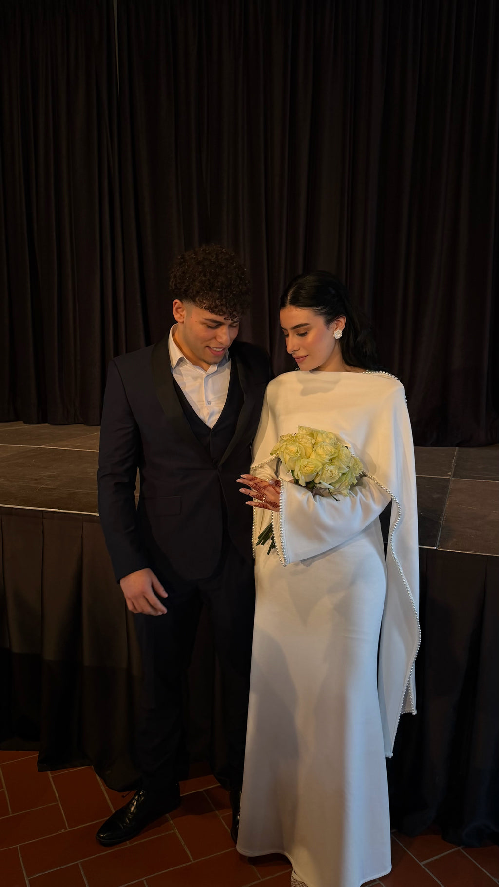 Vestido Pearl Cape - PREVENTA