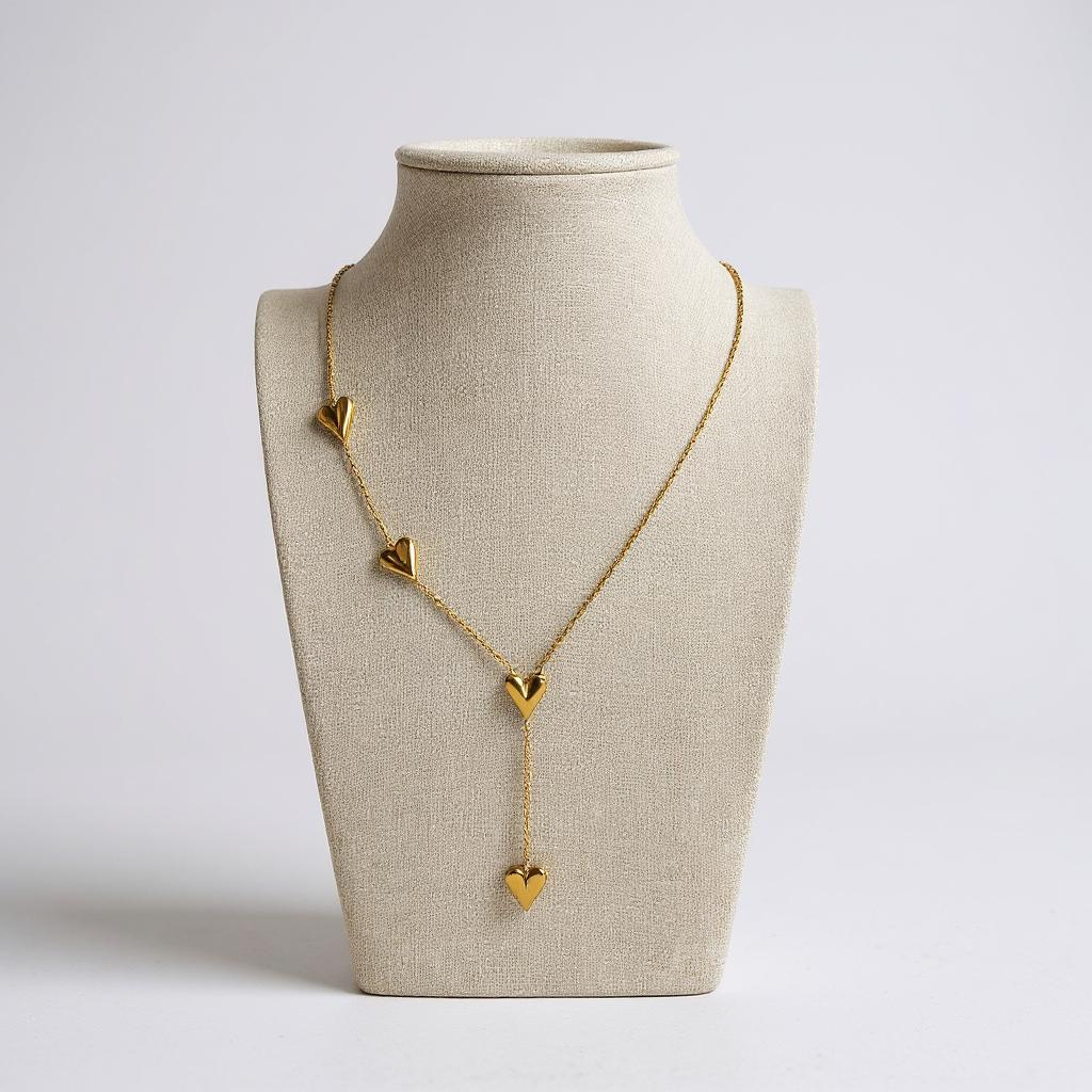 Collar corazones colgantes