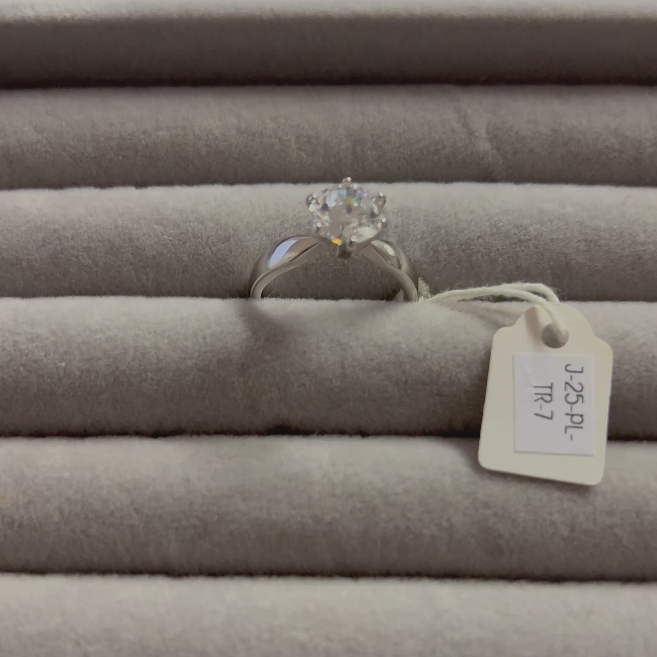 Anillo Solitario Clásico