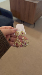 Pendiente flor rosada